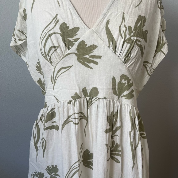White Closet Elements Maxi Dress with Olive Floral Print - Picture 2 of 12